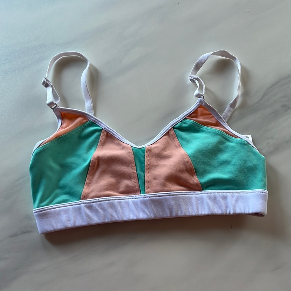 Alo Yoga sports bra